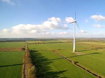 woning met zonnepanelen op het dak