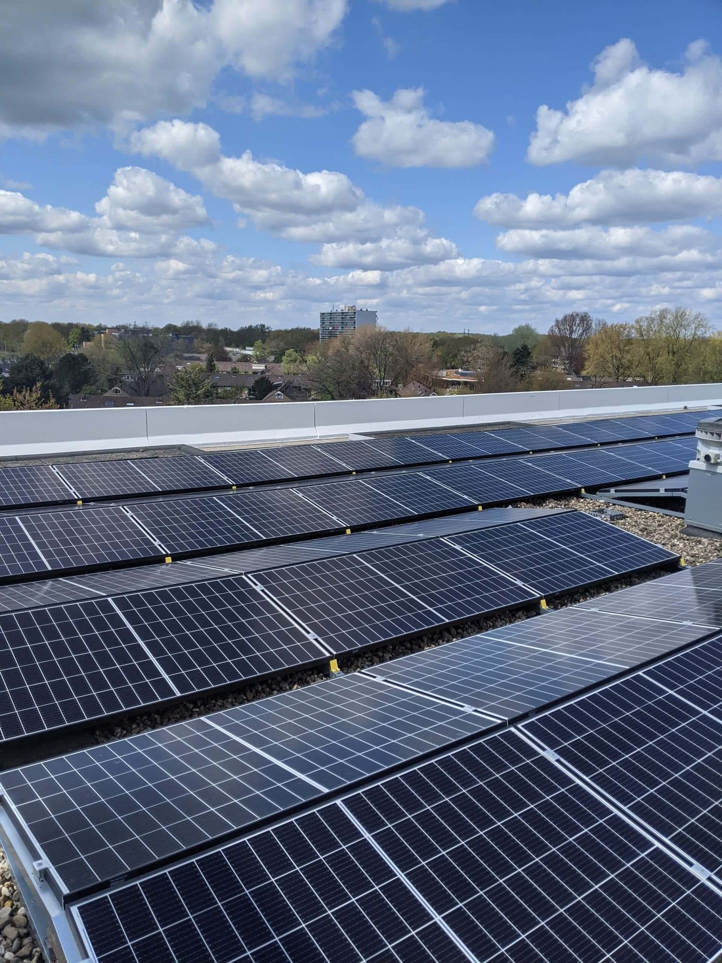 zonnepanelen op plat dak