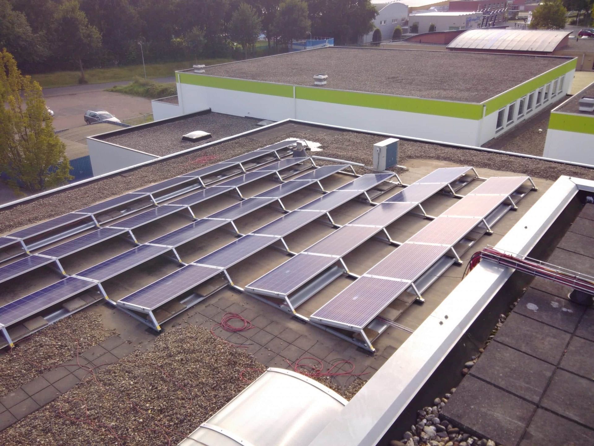 zonnepanelen op schooldak